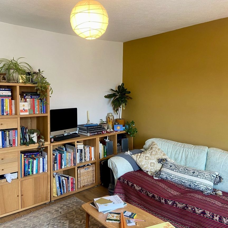 2 Bed Flat, Limes Grove, SE13 - Photo 1
