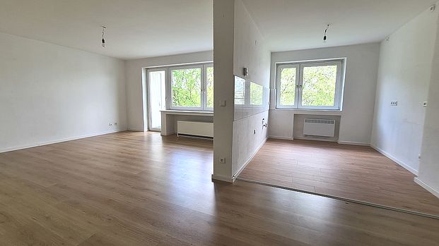 Schönes Wohnen, in Duisburg 3,5-Zimmer-Wohnung mit Balkon, lichtdurchflutete Räume, Bad mit Dusche - Foto 1
