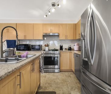 For Lease - 400 Meadowhawk Crescent, Barrhaven, Ontario - Photo 3
