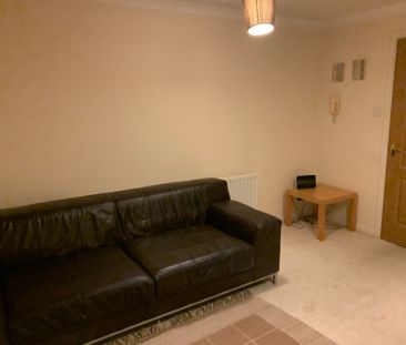 1 Bed Flat, Charles St, CR0 - Photo 1