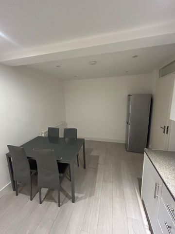 3 Bed Terraced House, Star Lane, E16 - Photo 5