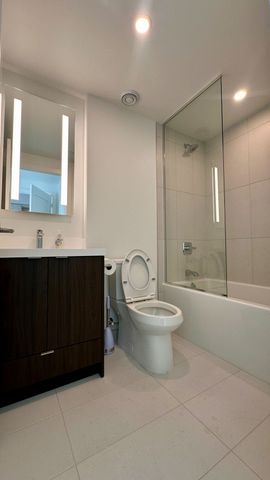 For Lease - 30 Inn On The Park Drive Unit# 2001, Toronto, Ontario - Photo 3
