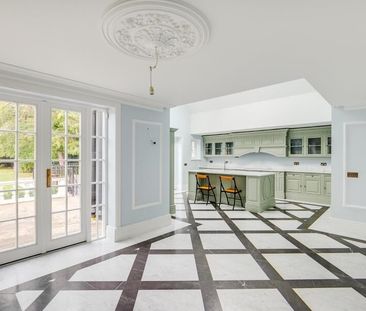 12 Bedroom Detached House To Let - Photo 2