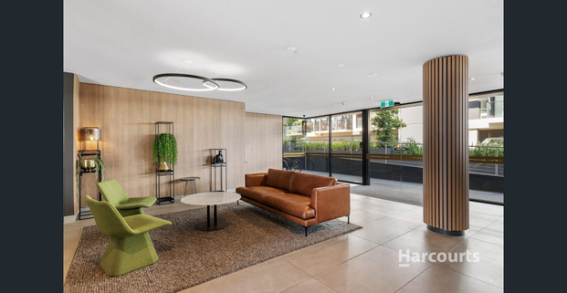 Modern One-Bedroom plus Study Apartment Next to Bundoora Park - Photo 1