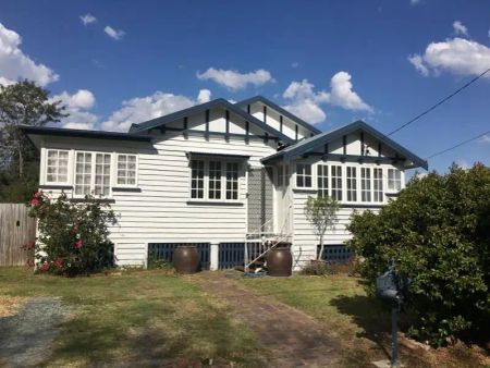 “PERFECT FAMILY HOME” - Photo 2