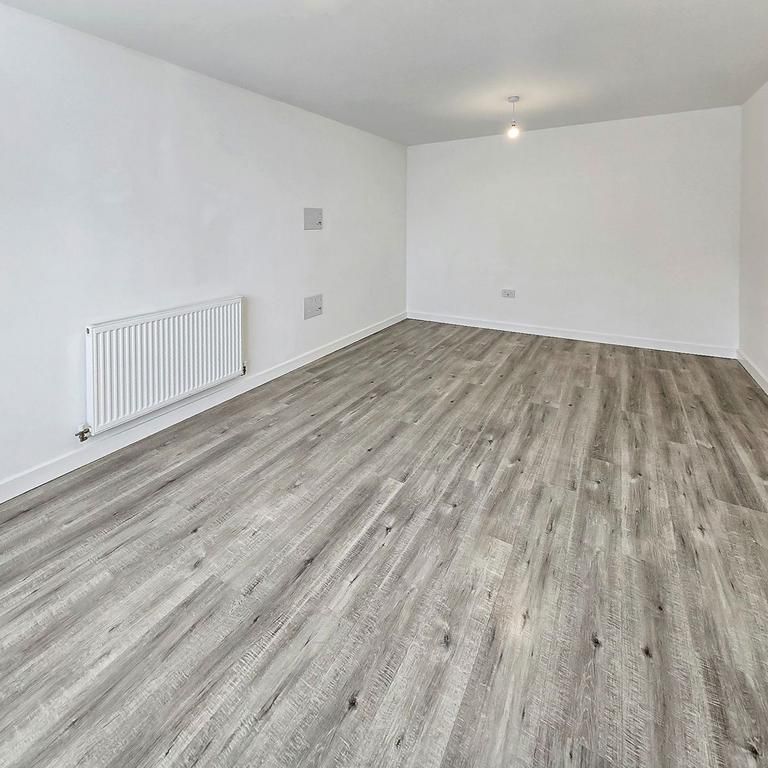 4 bedroom detached house to rent - Photo 1