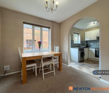 3 bedroom semi-detached house to rent - Photo 3