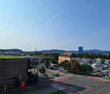 Wohnen über den Dächern von Linz - ideale 2 Zi-Wohnung! - Photo 1