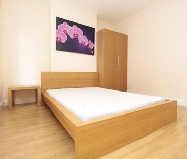 Room in a Shared House, Benson Ave, E6 - Photo 5
