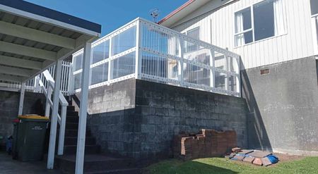 Views and Easy Care - Photo 4