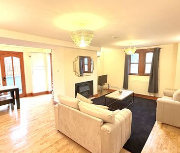 Sharoe Green Lane, Preston - Photo 1