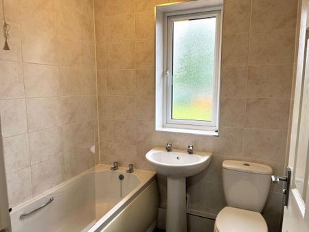 2 bedroom terraced house to rent - Photo 4