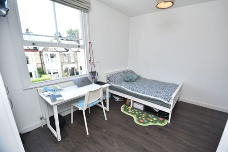 2 Bed Maisonette, Oaklands Grove, W12 - Photo 5