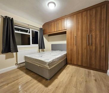 1 bedroom semi-detached house to rent - Photo 3