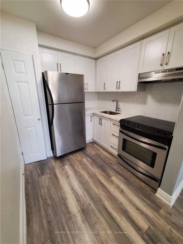 19 Charlemagne Drive #Lower - Photo 3