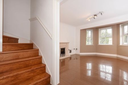 4 bedroom detached house to rent - Photo 2