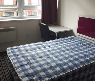 Room in a Shared Flat, Queen Street, S1 - Photo 3