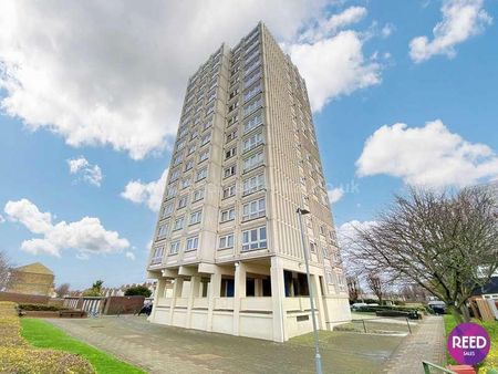 Brecon Flats, Westcliff On Sea, SS0 - Photo 2