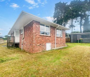 Newly renovated 3 bedrooms home for rent in Otara! - Photo 4