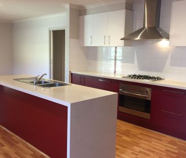 Large Living in the Alamanda School Zone - Photo 3