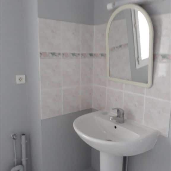 À Saint-Just-En-Chaussée, grand appartement en location - Photo 1