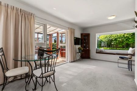 Unit 1, 127 Grand Drive, Remuera, Auckland - Photo 2