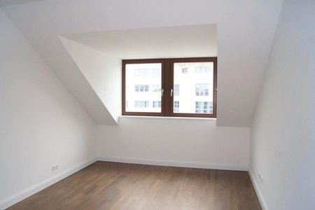 Das Besondere! 173 m² in Citylage + Parkett + Lift + Fußbodenhzg. + Loggia + 2 Bäder + Wanne/Dusche - Photo 2