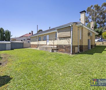 Convenient Home Near Bendigo CBD - Photo 4