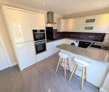3 bedroom semi-detached house to rent - Photo 5