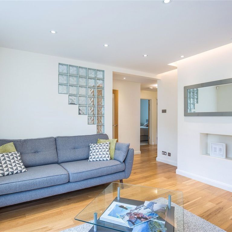 2 Bed Maisonette, East Lodge, N3 - Photo 1