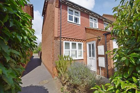 3 bedroom end of terrace house to rent - Photo 3