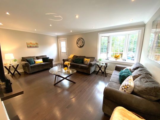 For Lease - 5477 Schueller Crescent, Burlington, Ontario - Photo 1