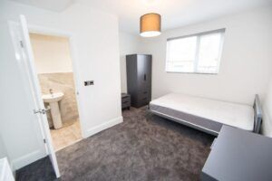 16 Burchett Terrace, Leeds, LS6 2LR - Photo 5