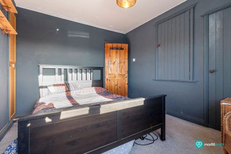 3 bedroom semi-detached house to rent - Photo 4