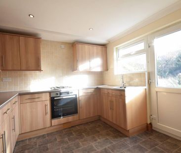 3 bedroom terraced house to rent - Photo 4