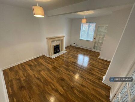 3 bedroom semi-detached house to rent - Photo 3