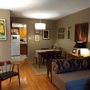 Fully furnished one bedroom apartment one year rental James Bay - Photo 2