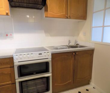 2 bedroom apartment to rent - Photo 6