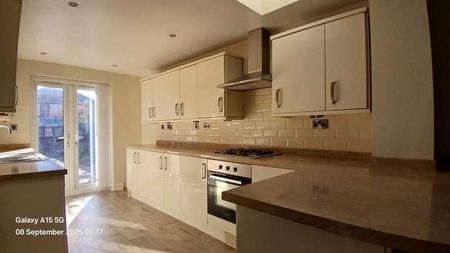 Fernwood Avenue, Hartlepool, County Durham, TS25 - Photo 4