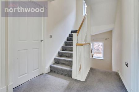 4 bedroom detached house to rent - Photo 3