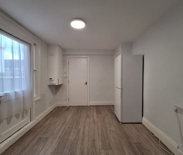 4 Bed Terraced House, Almond Road, N17 - Photo 6