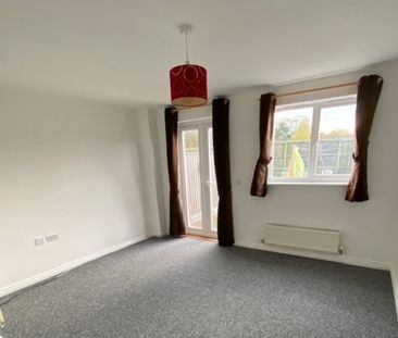 Tudor Close, Newark, Nottinghamshire, NG24 - Photo 1