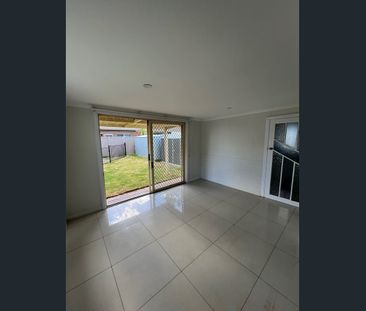 Stylishly Renovated Family Home in Highly Sought-After Rydalmere Lo... - Photo 2