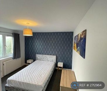 3 bedroom flat to rent - Photo 5