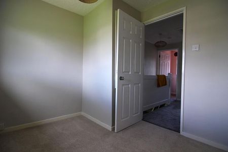 3 bedroom semi-detached house to rent - Photo 5