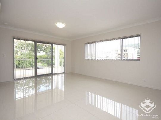 Modern & Spacious Two-Bedroom Apartment in Mount Gravatt East - Photo 1