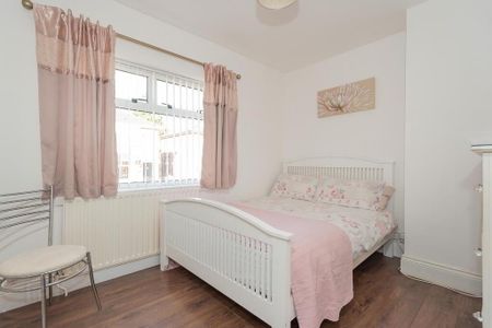 33 Serpentine Parade, Newtownabbey, BT36 7HD - Photo 5
