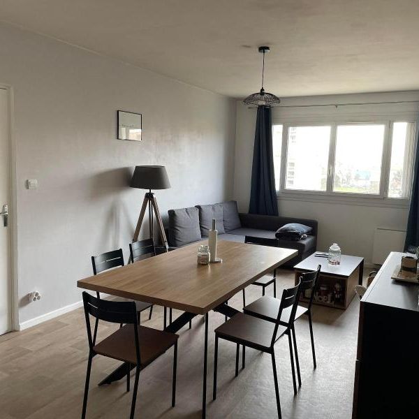 Location Appartement 3 pièces 73m² ST PRIEST 69800 - Photo 1