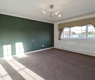 4 bedroom detached house to rent - Photo 2