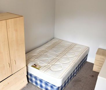 6 bedroom terraced house to rent - Photo 3